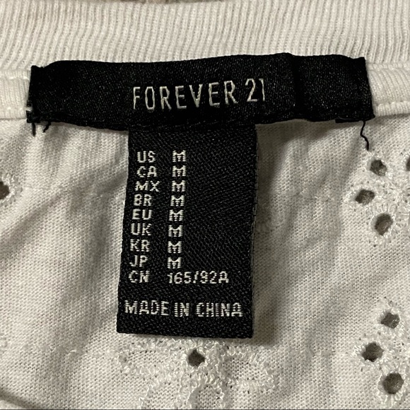 FOREVER 21 White Eyelet Cropped Top Size M - Picture 4 of 7